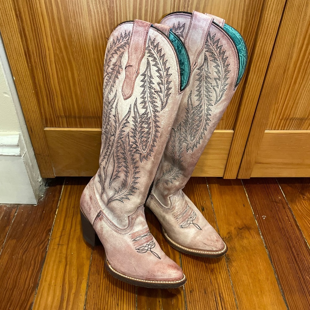 Pink Corral cowboy boots 6.5